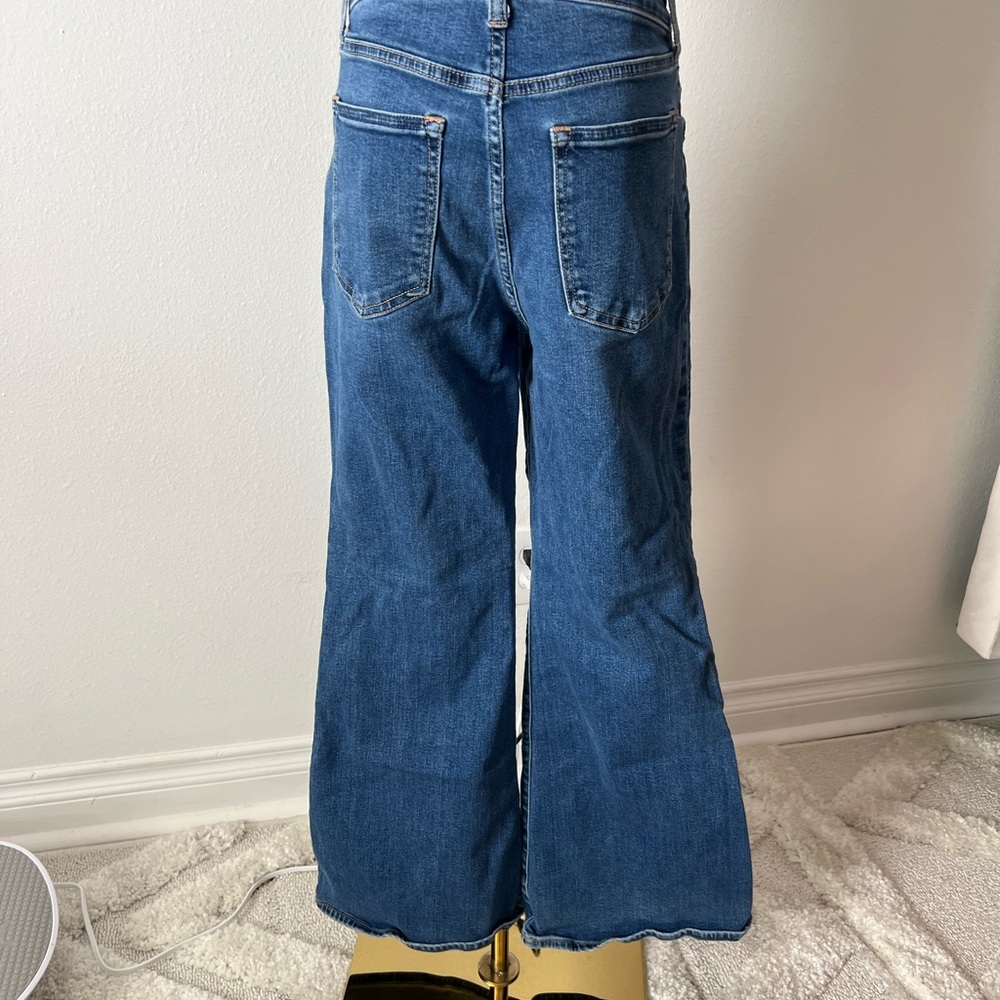 Abercrombie & Fitch Petite Flare Ultra High Rise Dark‎ Wash - Picture 6 of 7